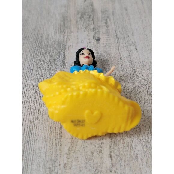 Disney Hasbro sa glitter Snow White princess Pixar toy figure - Picture 3 of 4